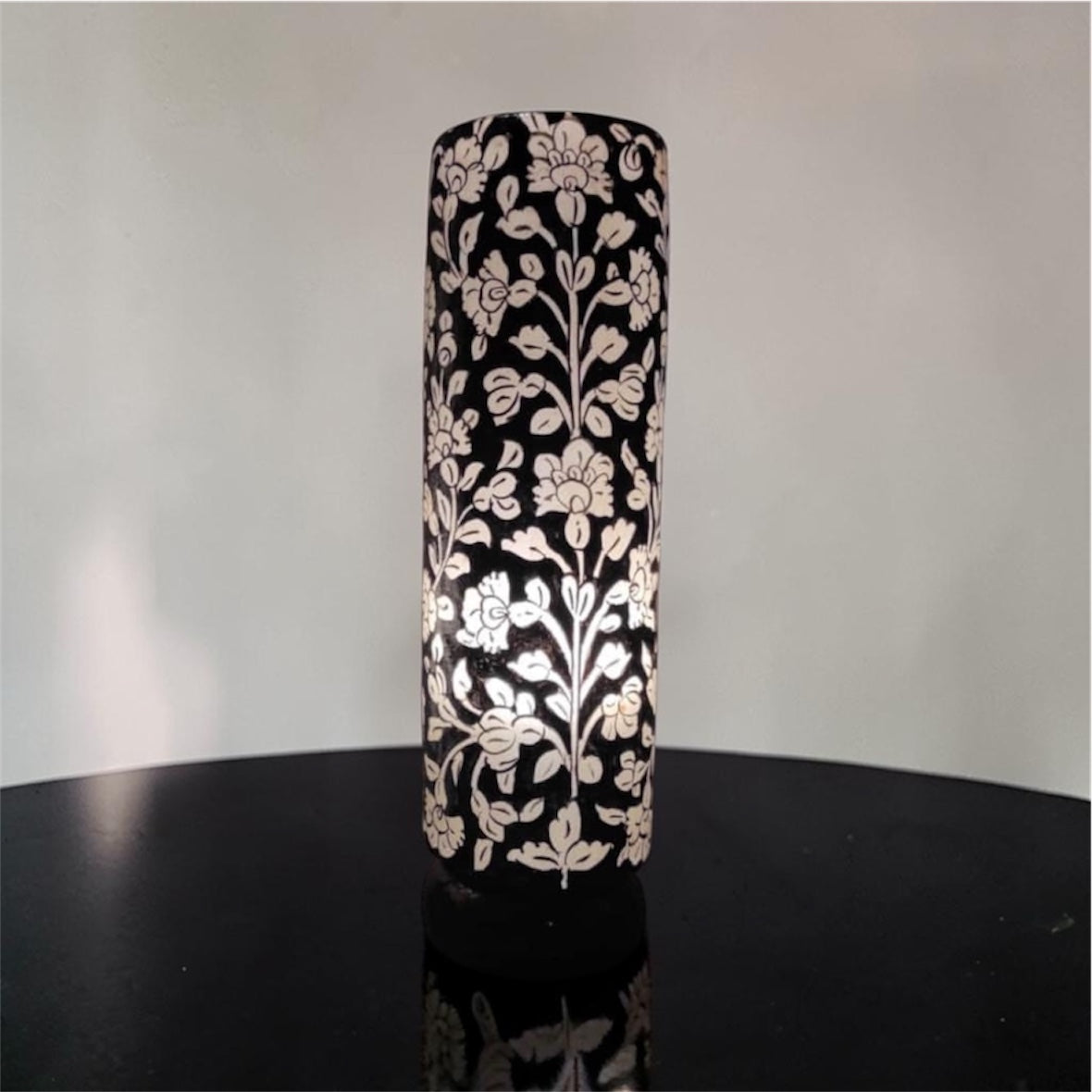 Black Floral Camel Skin Glass Lamp