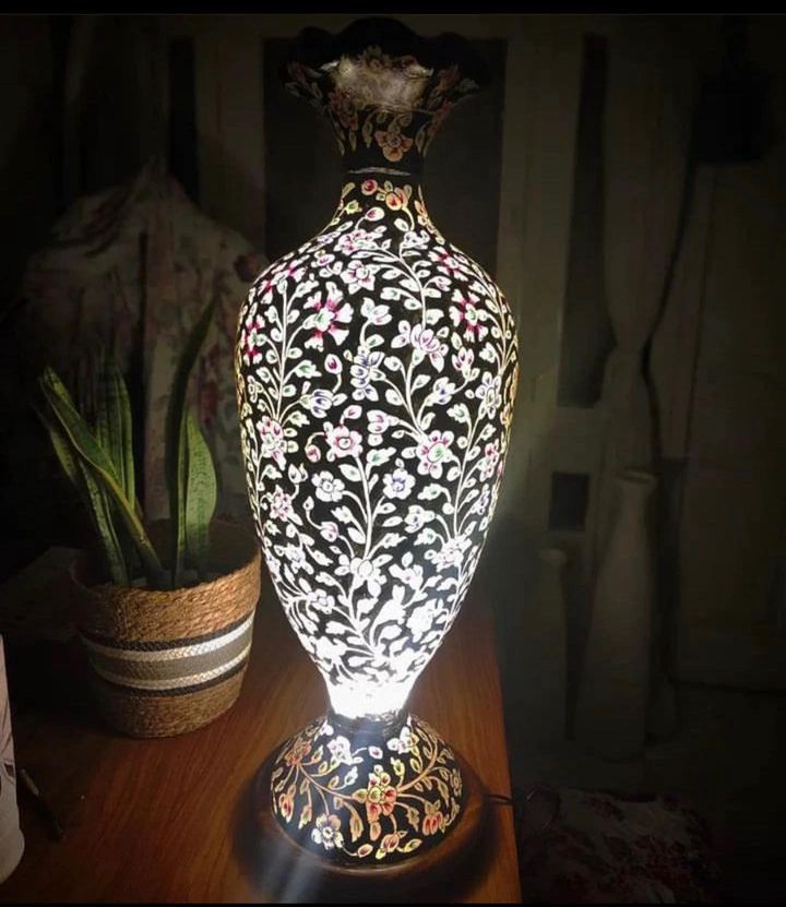 Vase Corner lamp